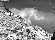 演员发微博曝大量垃圾倾倒怒江 当地启动